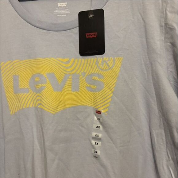 Levi’s Women’s Size 2XL Light Blue T-Shirt *New* - Picture 2 of 5